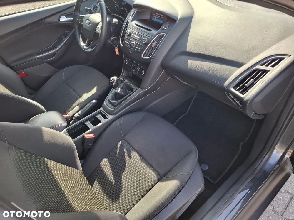 Ford Focus - 25