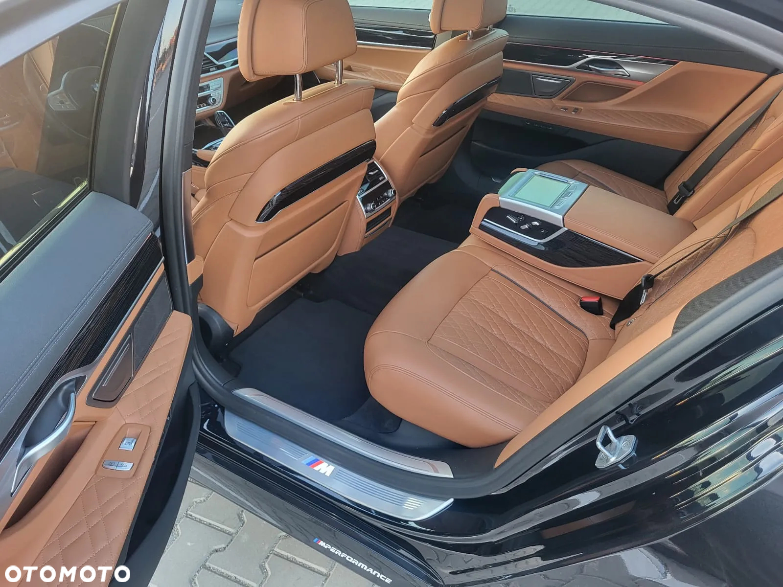 BMW Seria 7 750Li xDrive - 15