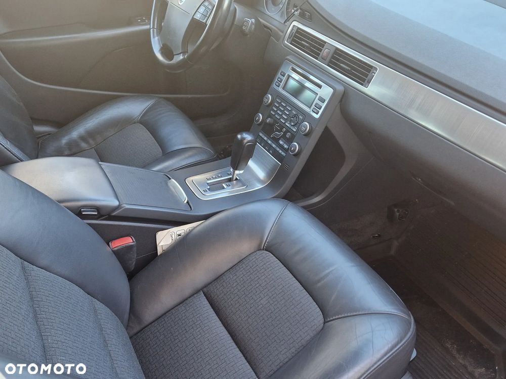 Volvo V70 2.5T Summum - 8