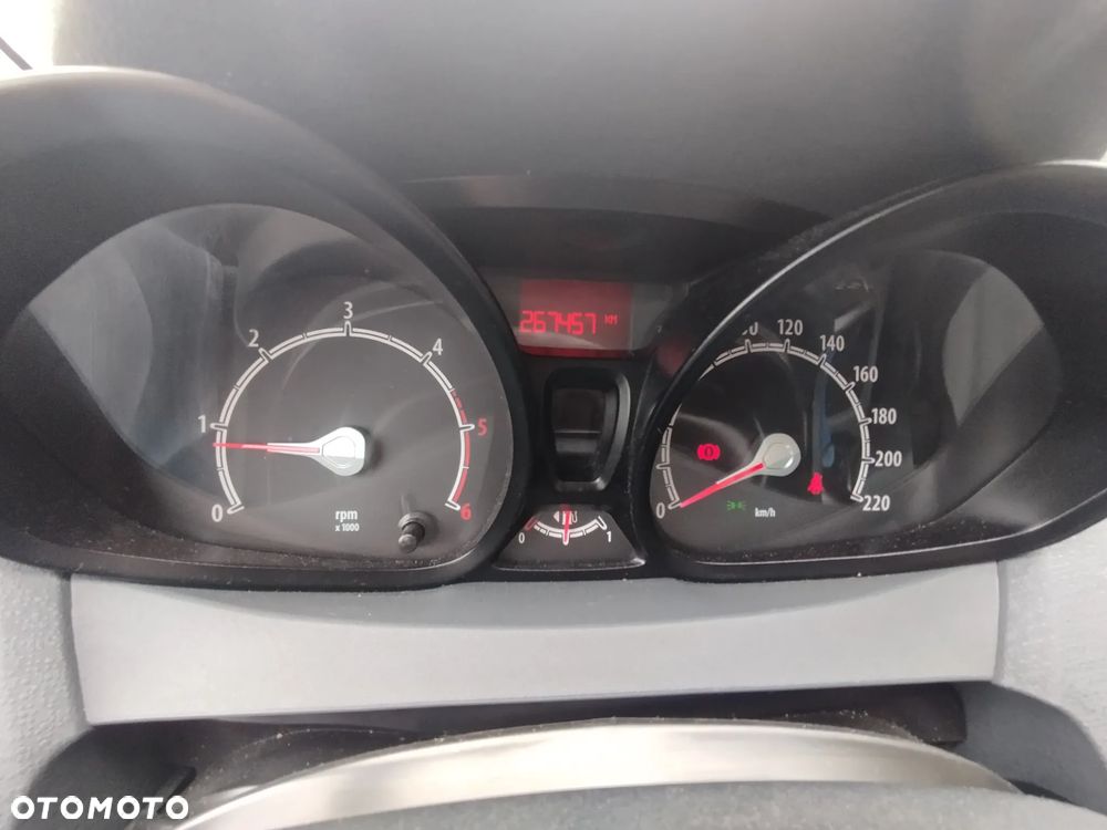 Ford Fiesta VAN - 11