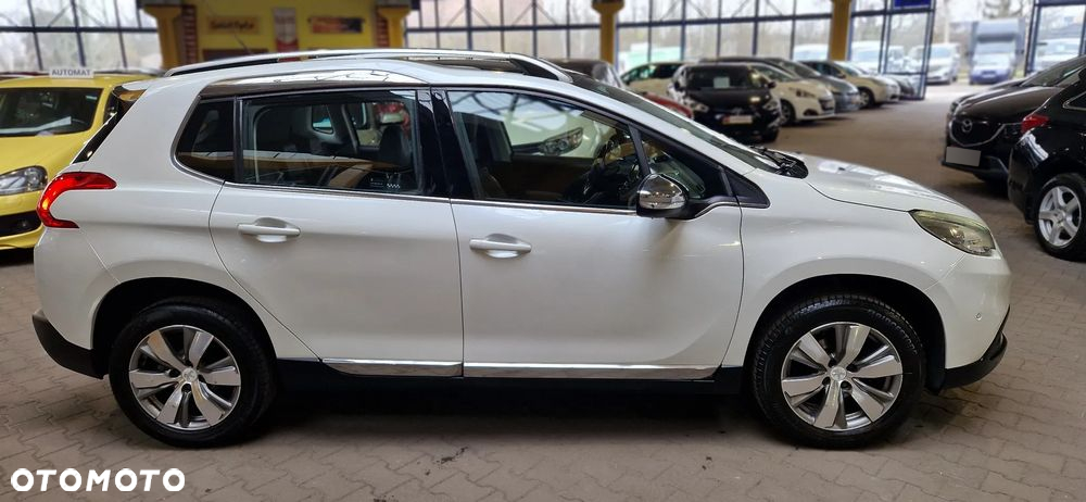 Peugeot 2008 1.2 Pure Tech Style EU6 - 10