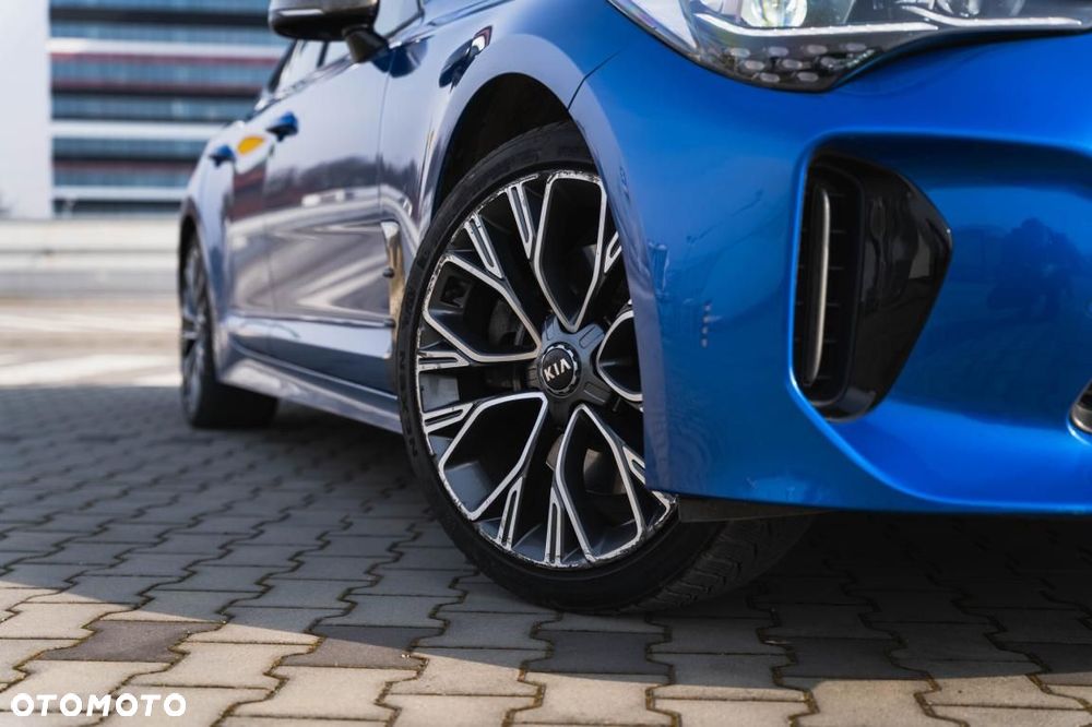 Kia Stinger - 14