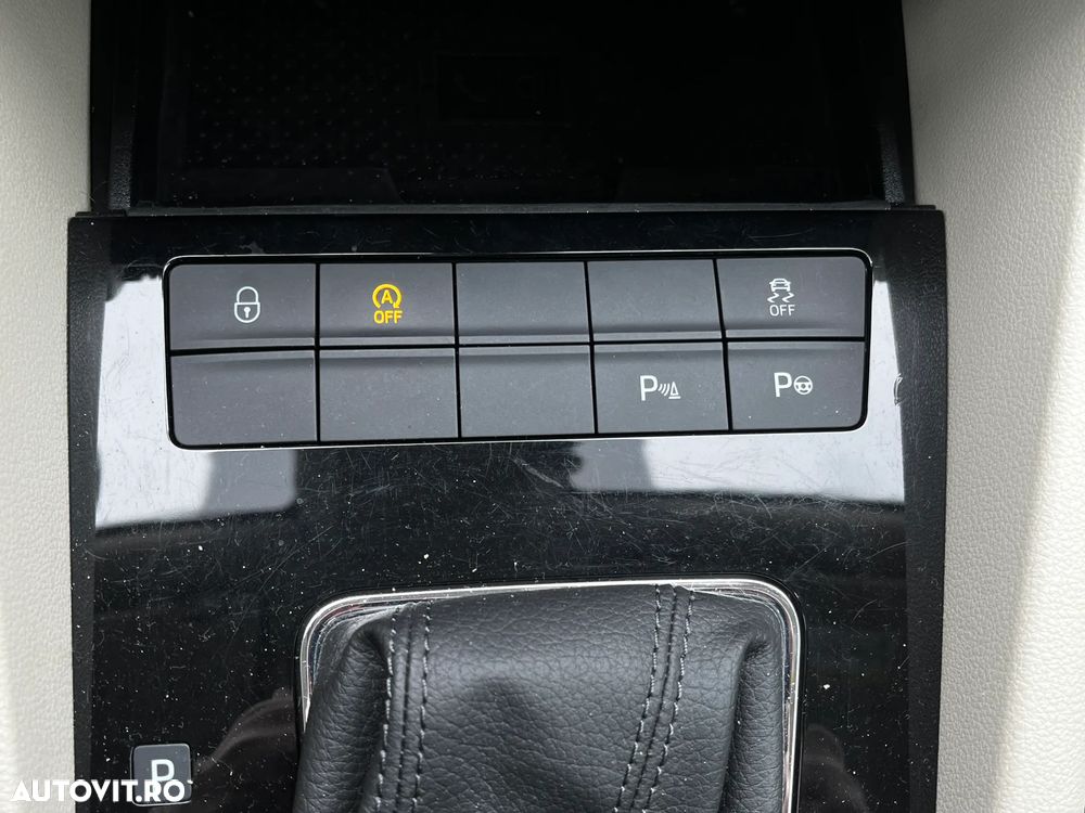 Skoda Octavia 2.0 TDI DSG Laurin&Klement - 23