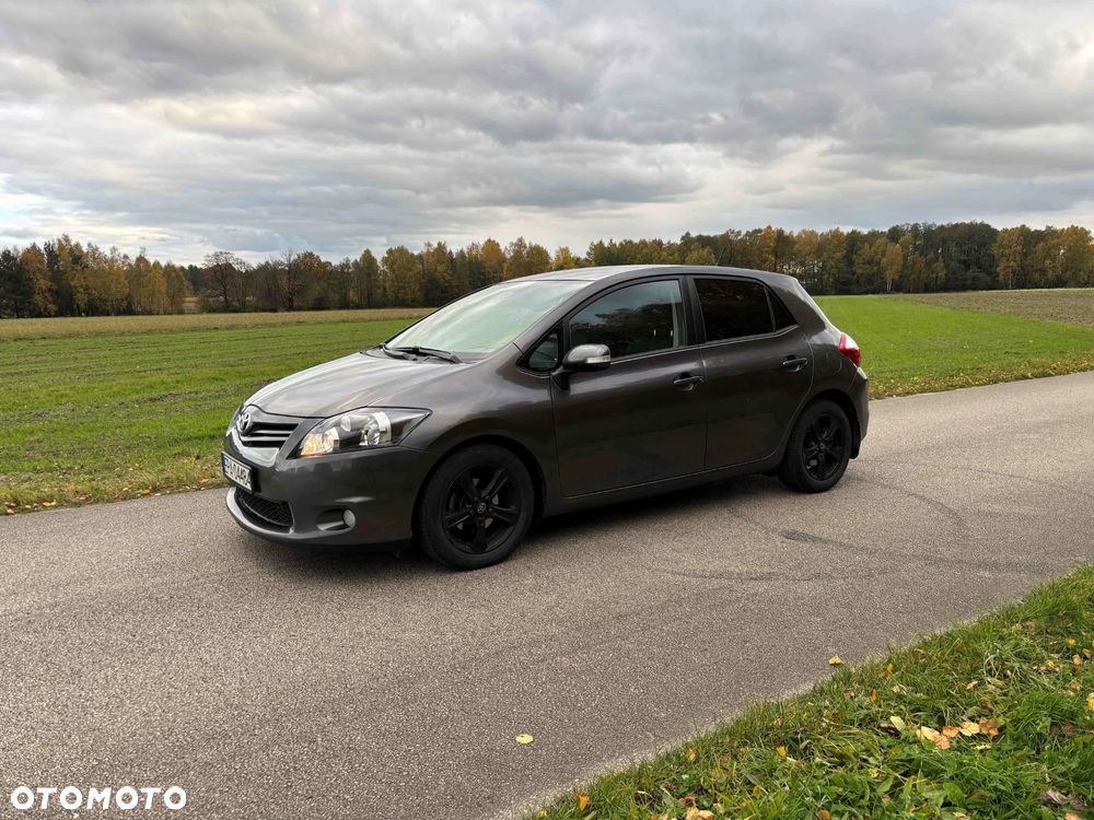 Toyota Auris - 1