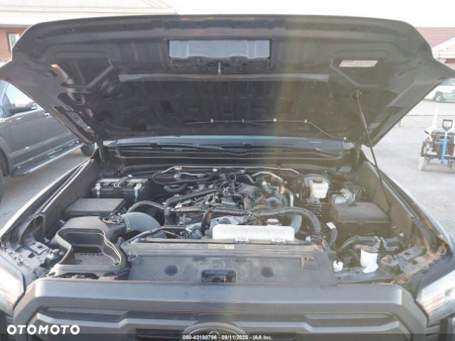 Toyota Tacoma - 12