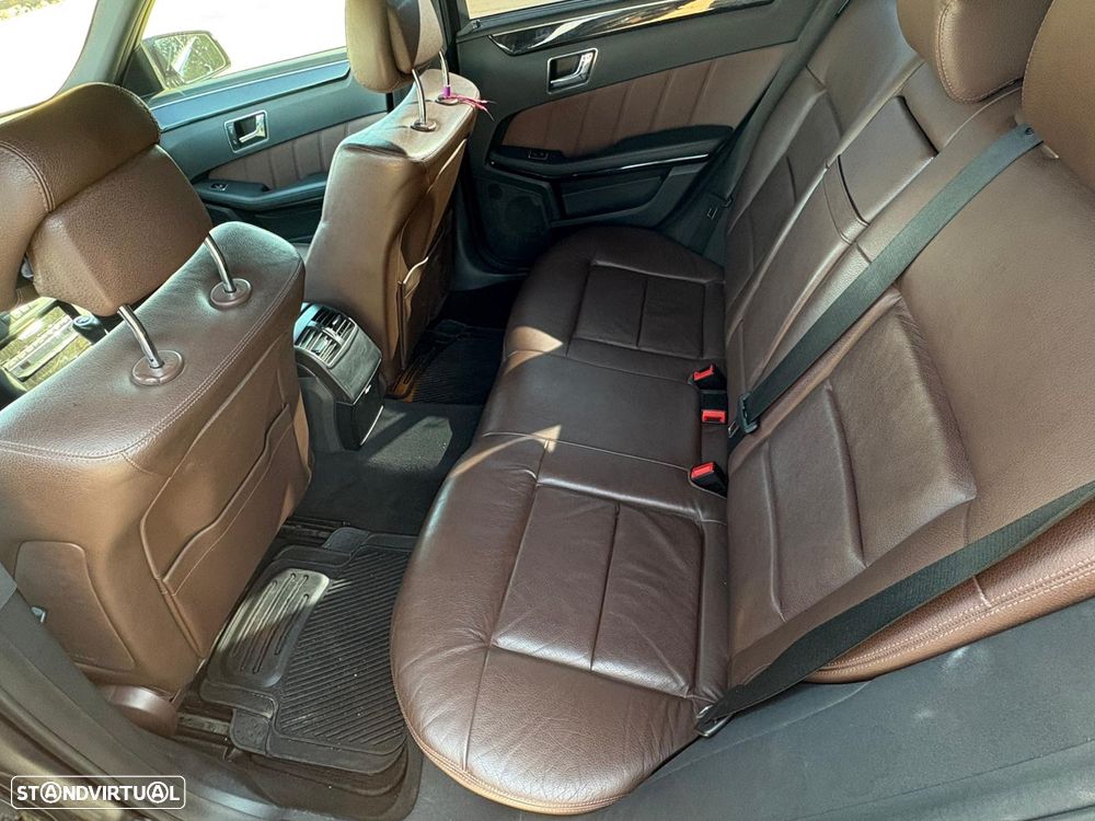 Mercedes-Benz E 220 T BlueTEC Avantgarde - 16