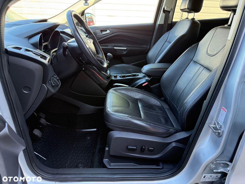 Ford Kuga 2.0 TDCi 2x4 Titanium - 16