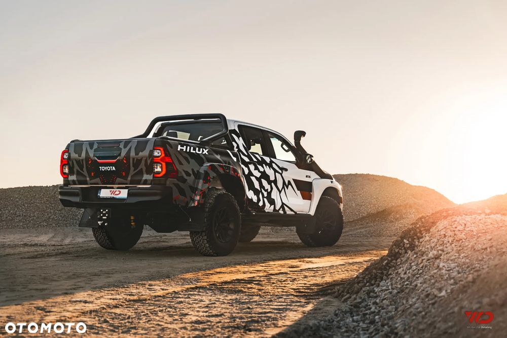 Toyota Hilux 2.8 D-4D Double Cab Invincible 4x4 - 3