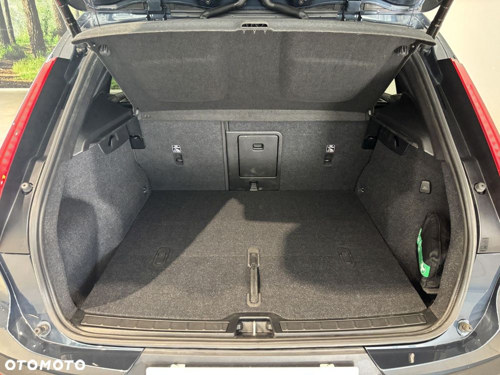 Volvo XC 40 - 24