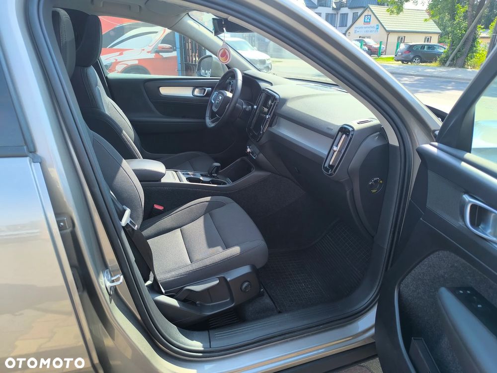 Volvo XC 40 T3 Momentum Pro - 16