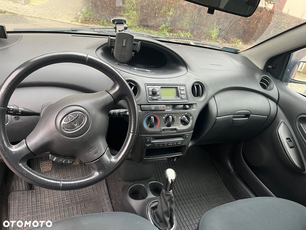 Toyota Yaris - 4