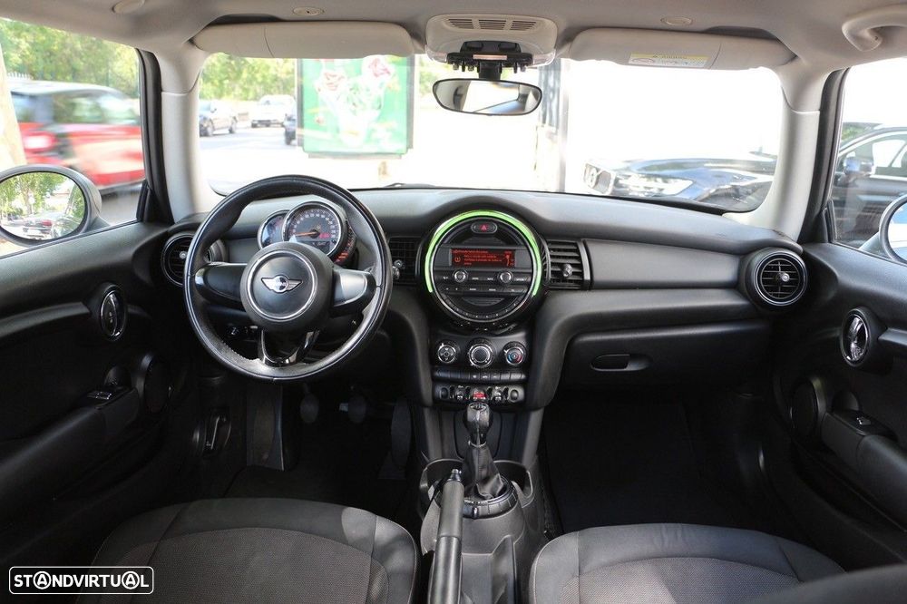 MINI 3 Portas One - 11
