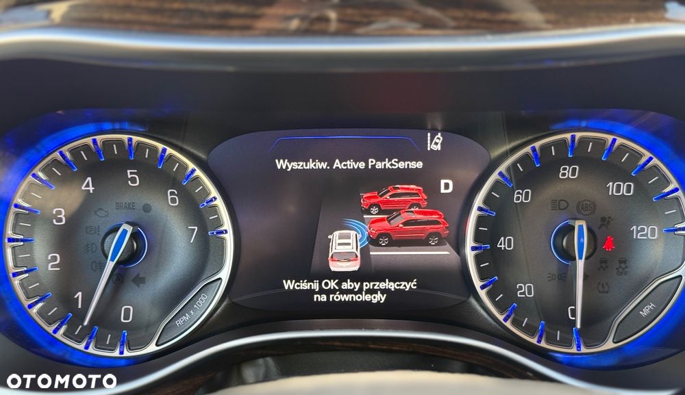 Chrysler Pacifica - 30