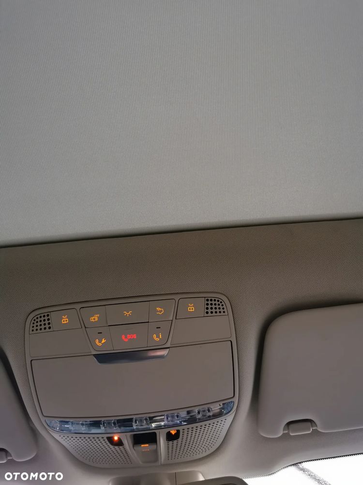 Mercedes-Benz GLC - 21