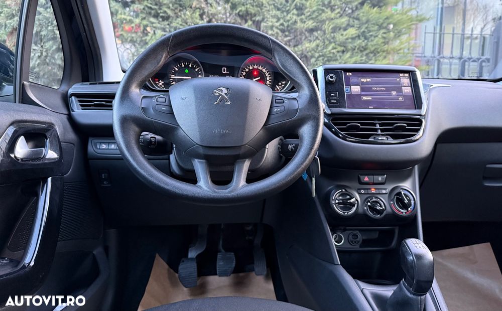 Peugeot 208 PureTech 110 Stop & Start Allure - 19