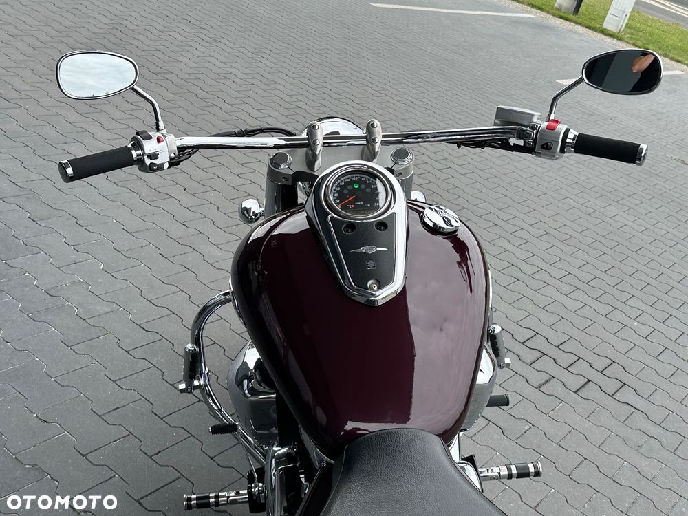 Suzuki Intruder - 22