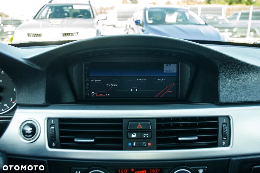 BMW Seria 3 318i Edition Sport - 36