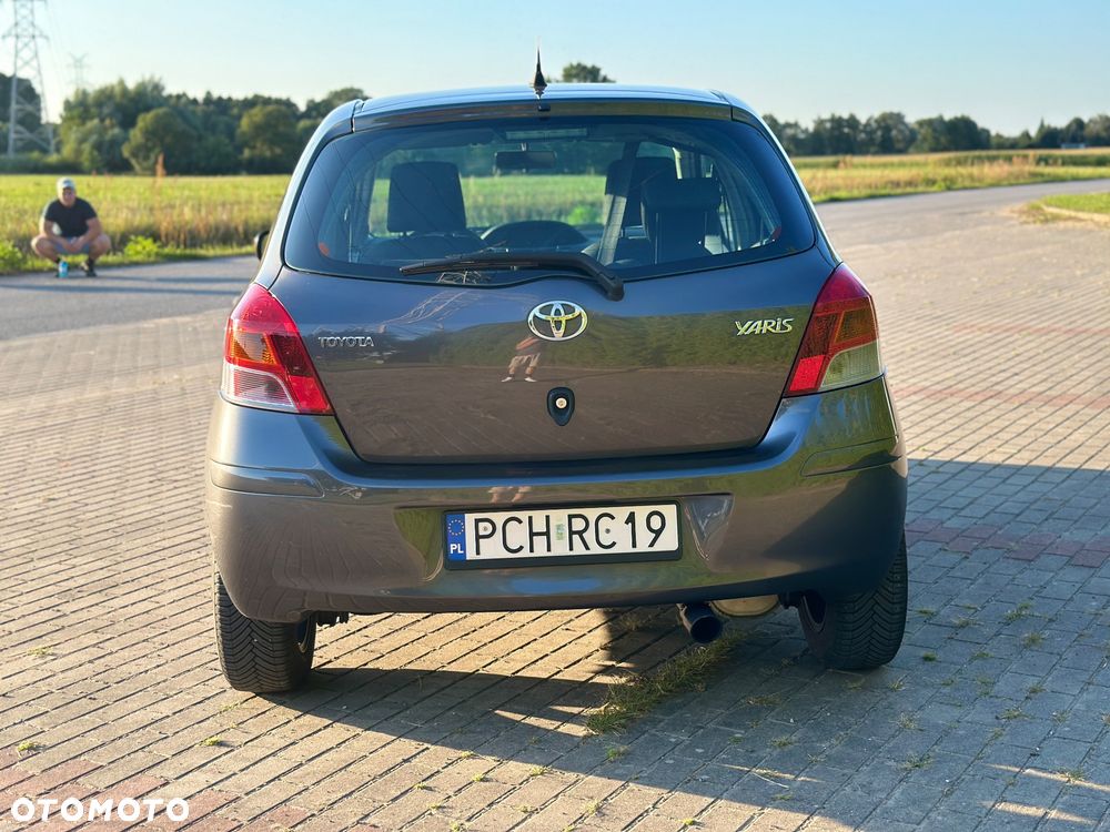 Toyota Yaris - 7