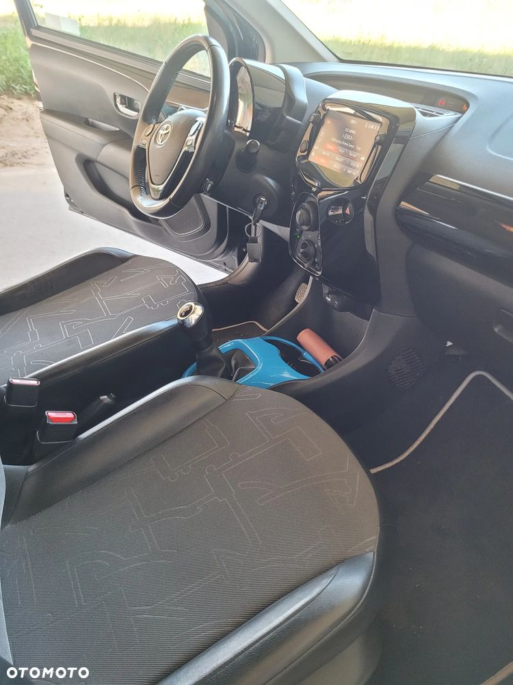 Toyota Aygo x-trend - 8