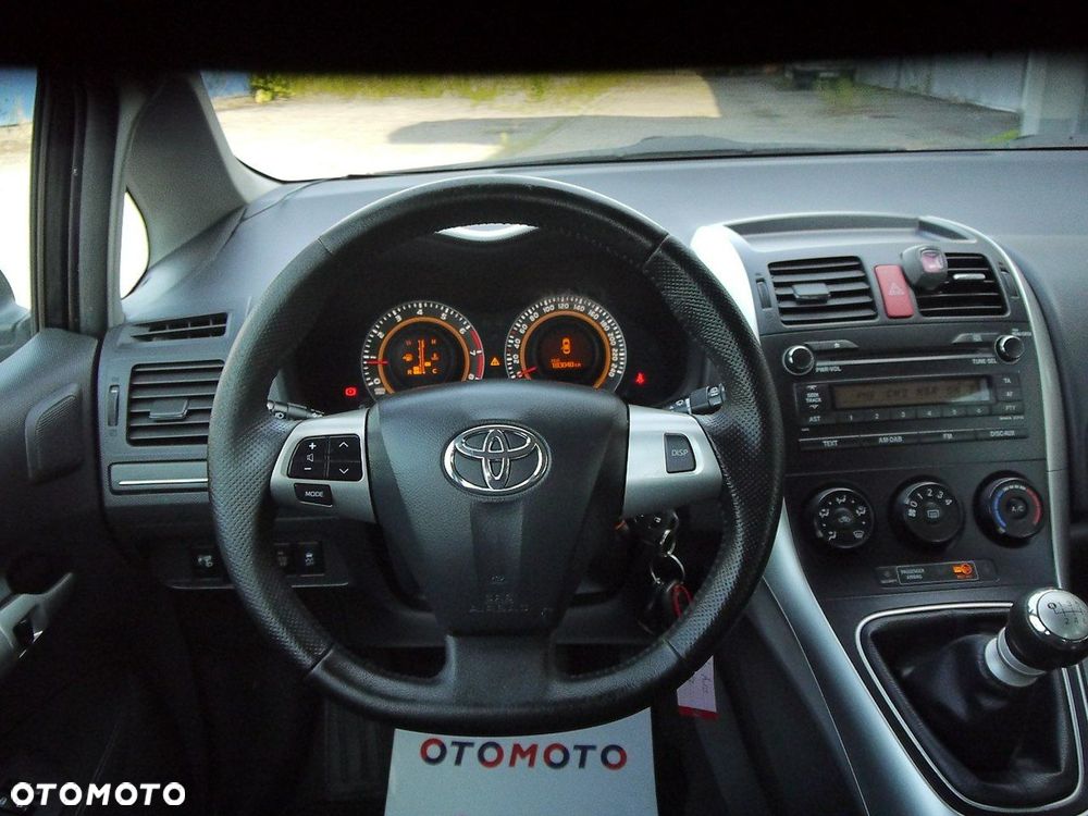 Toyota Auris 1.33 VVT-i Terra - 21