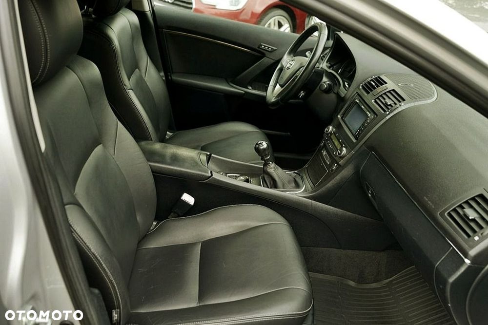 Toyota Avensis - 13