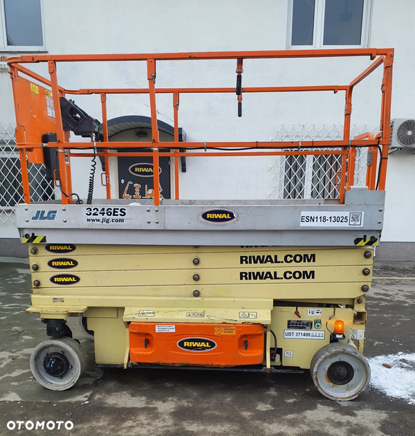 JLG 3246ES