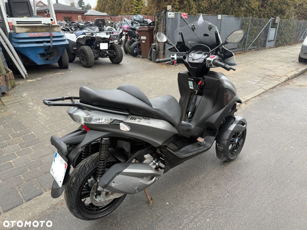 Piaggio MP-3 - 4