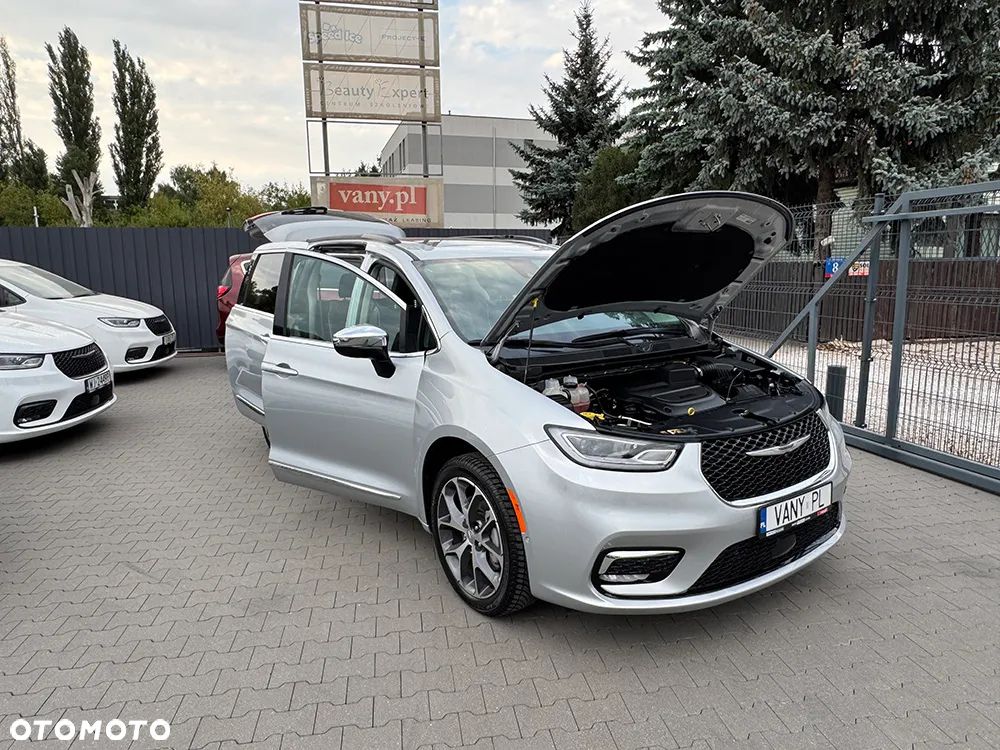 Chrysler Pacifica - 8