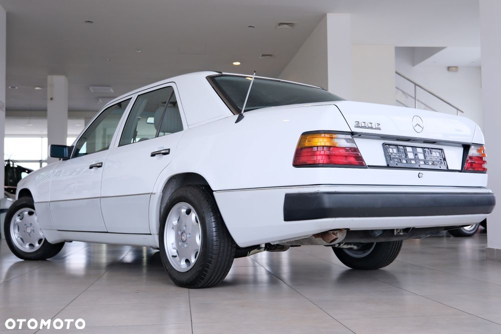 Mercedes-Benz W124 (1984-1993) - 13