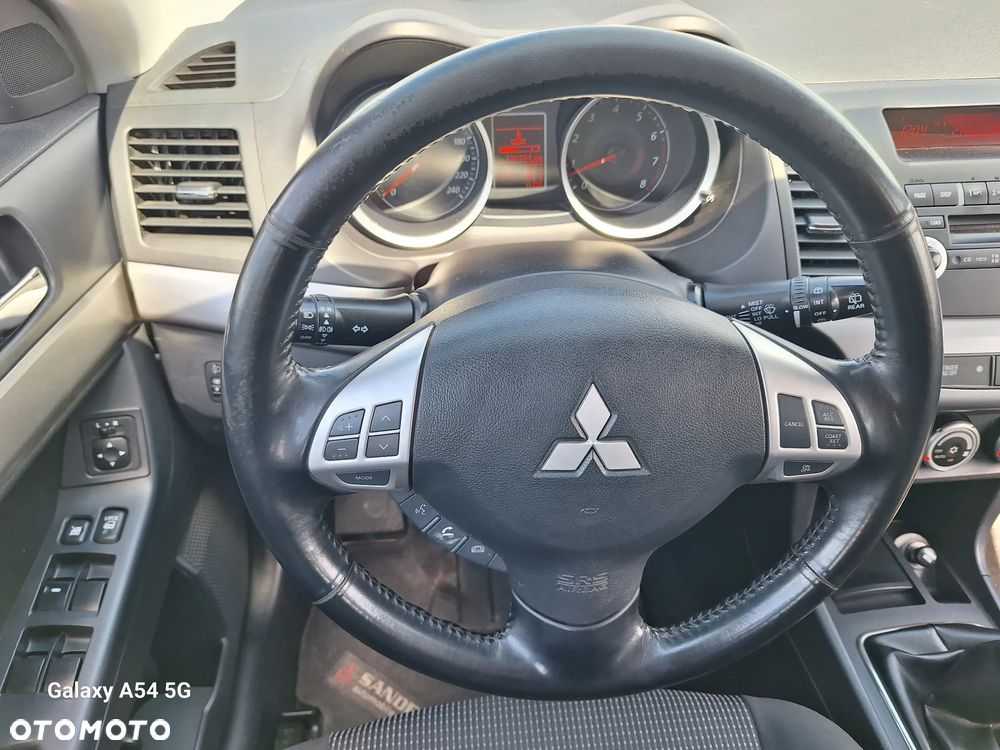 Mitsubishi Lancer 1.8 Inform - 29