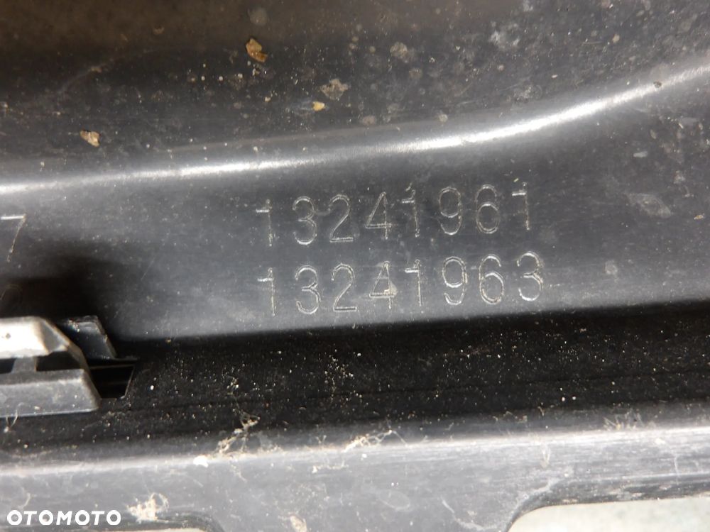 OPEL ASTRA III H HB 5D 1.9D HB 5D GRILL ATRAPA 13241961 - 5