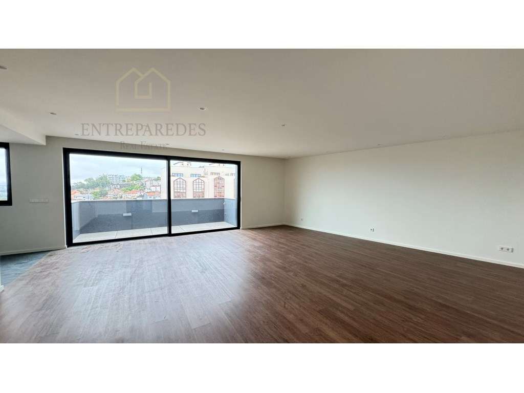Apartamento T3 com garagem e varanda para comprar no centro de Vila... - Grande imagem: 5/55