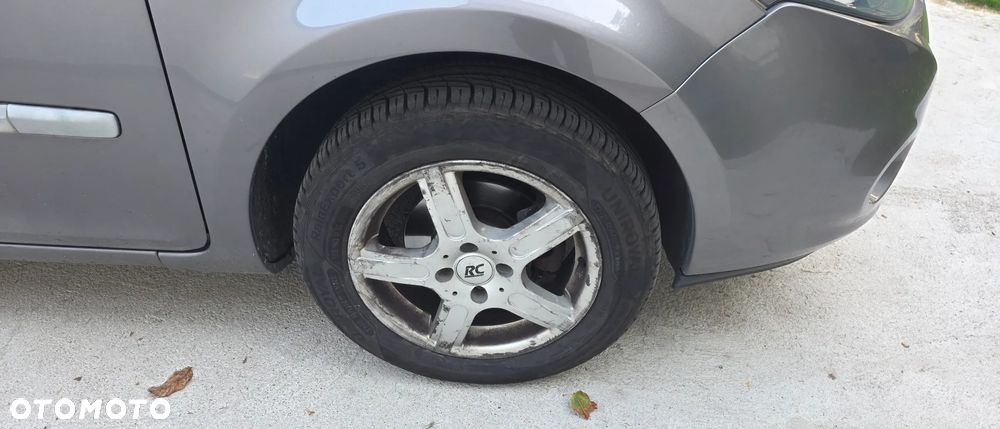 Renault Clio - 19