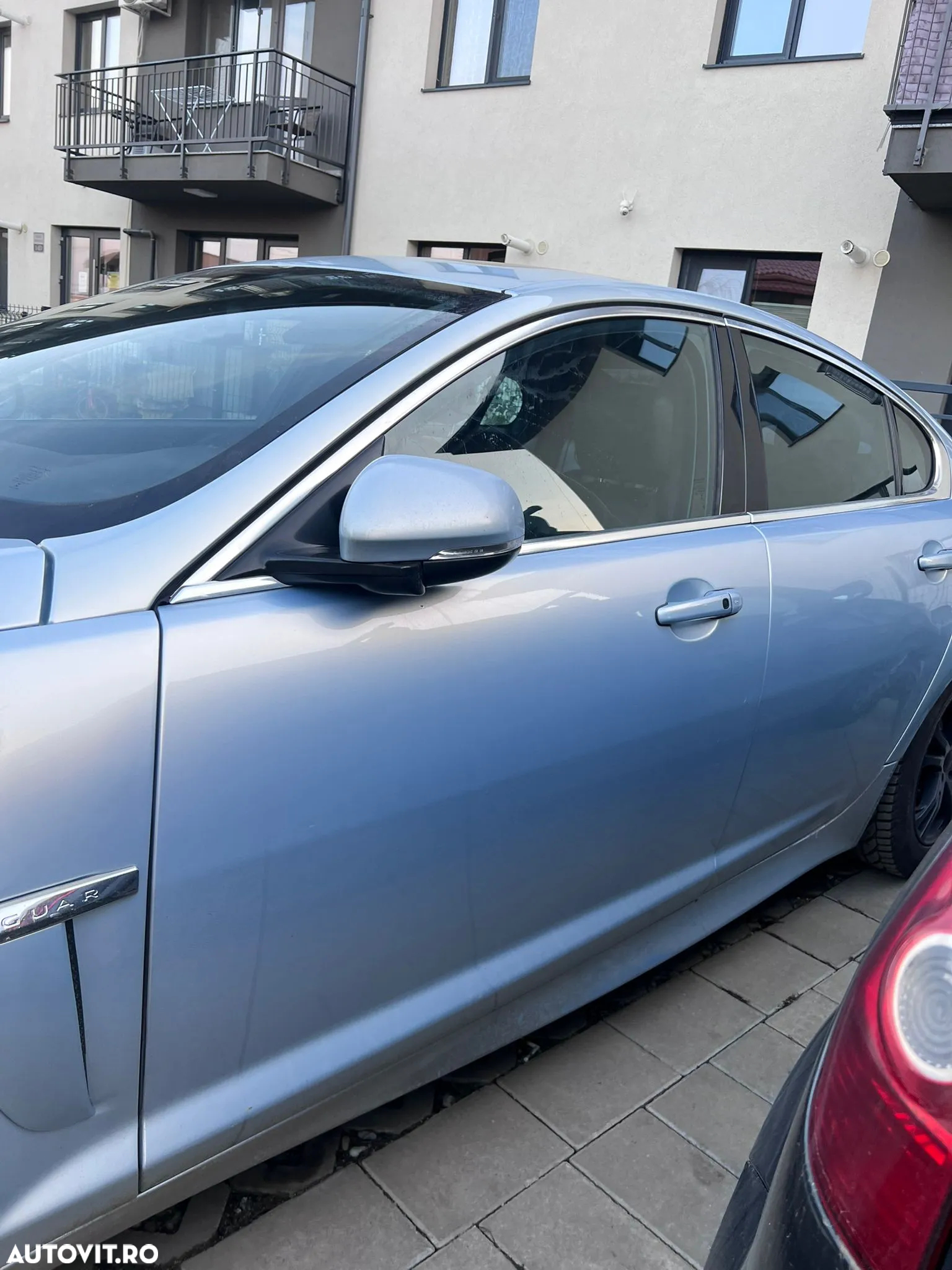 Jaguar XF - 12