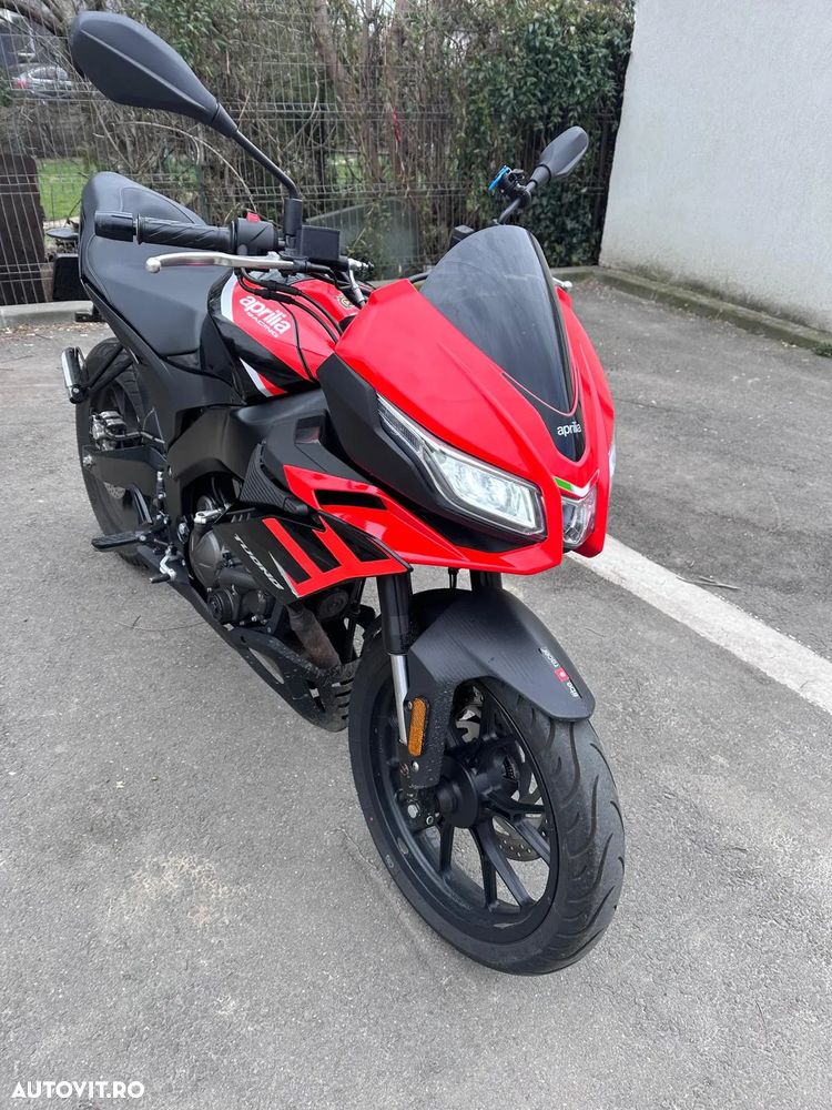 Aprilia Tuono - 1