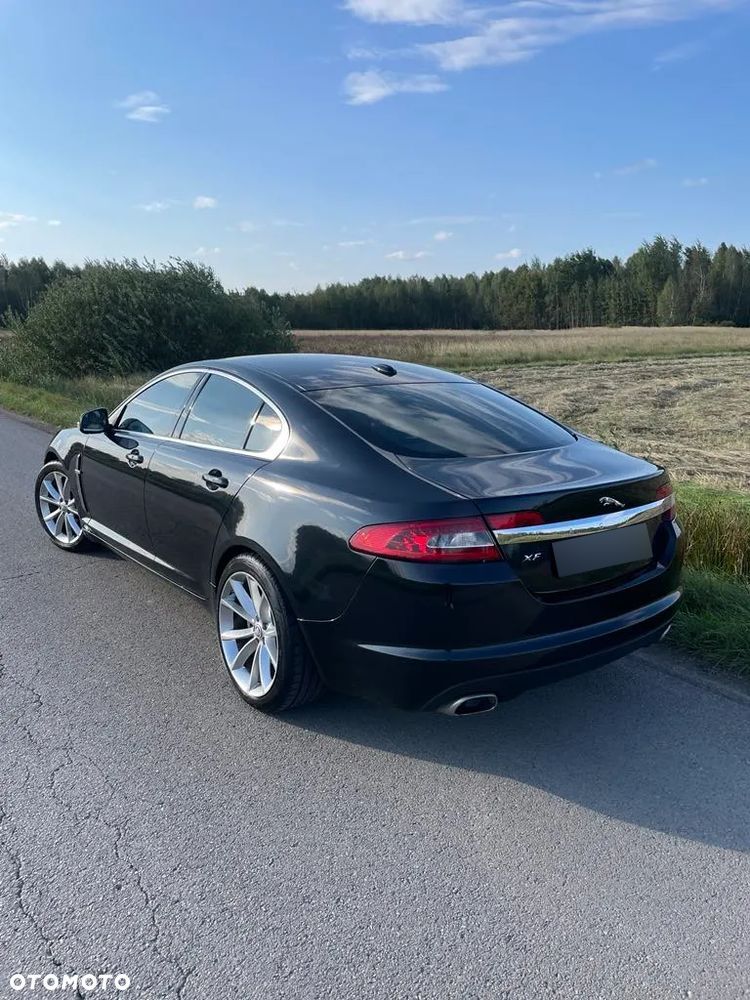 Jaguar XF 3.0 V6 Luxury - 1