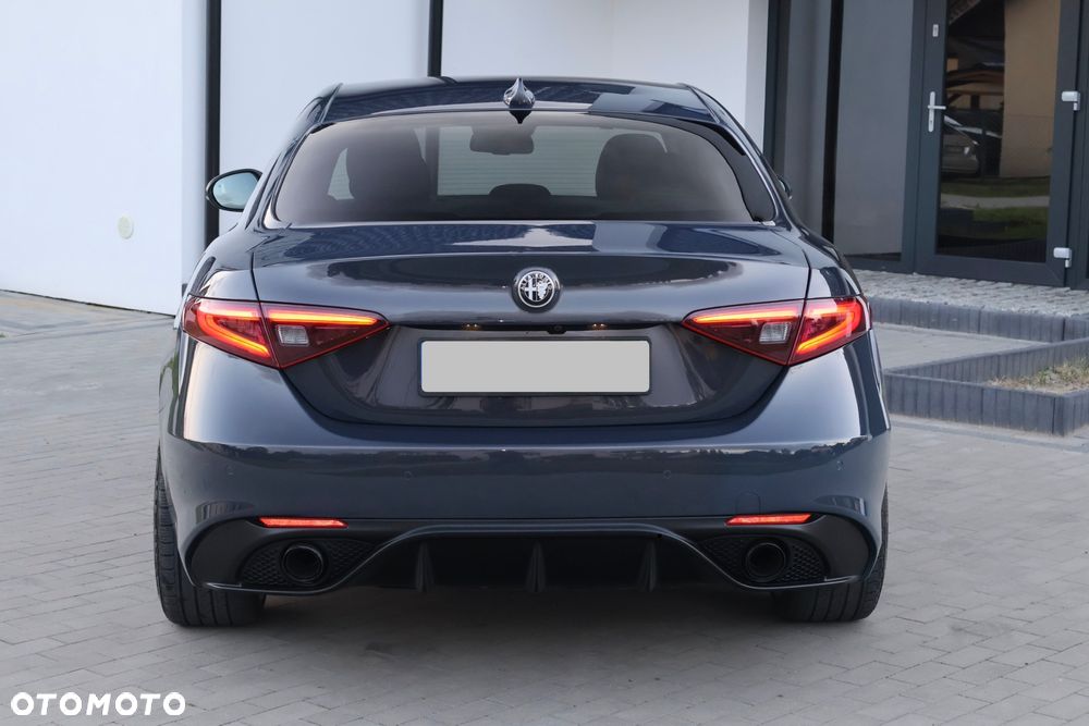 Alfa Romeo Giulia 2.0 Turbo 16V AT8-Q4 Veloce Ti - 22