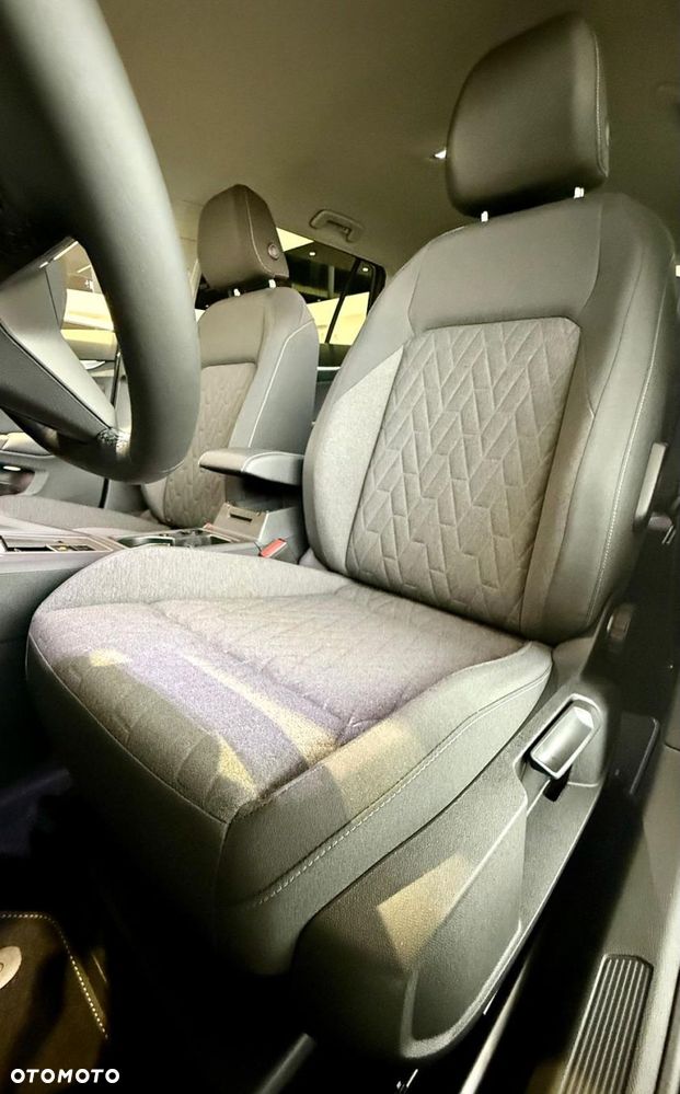 Volkswagen Golf - 23