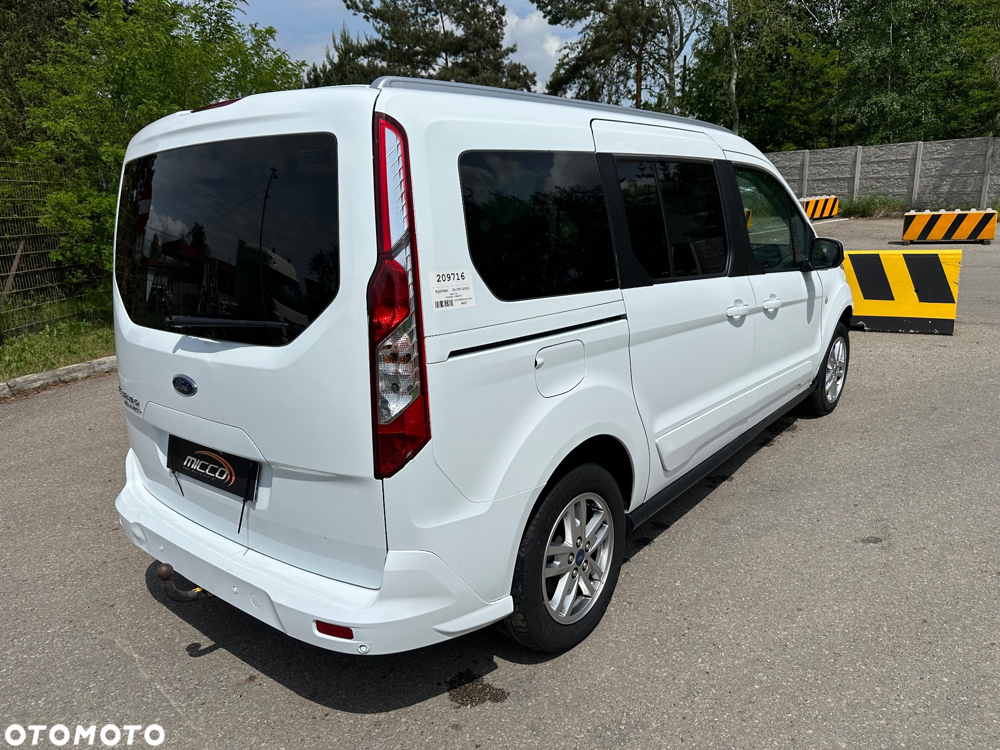 Ford Tourneo Connect Grand - 4