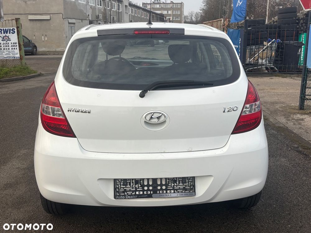 Hyundai i20 1.2 FIFA WM Edition - 9