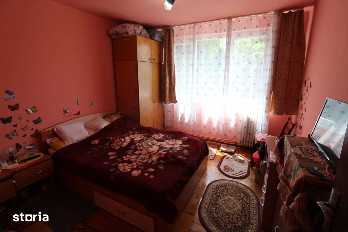 Vând apartament 3 camere în Hunedoara, zona Micro3-Profi, etaj 2 — fotografia 3