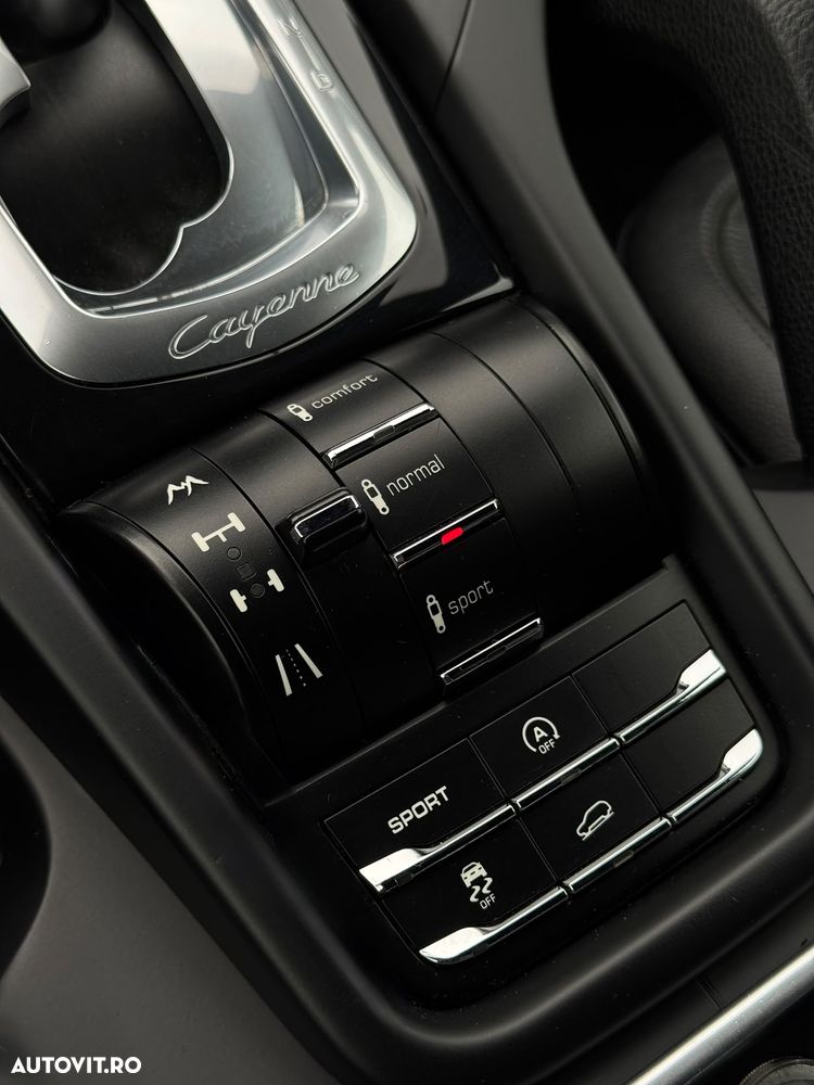 Porsche Cayenne - 35