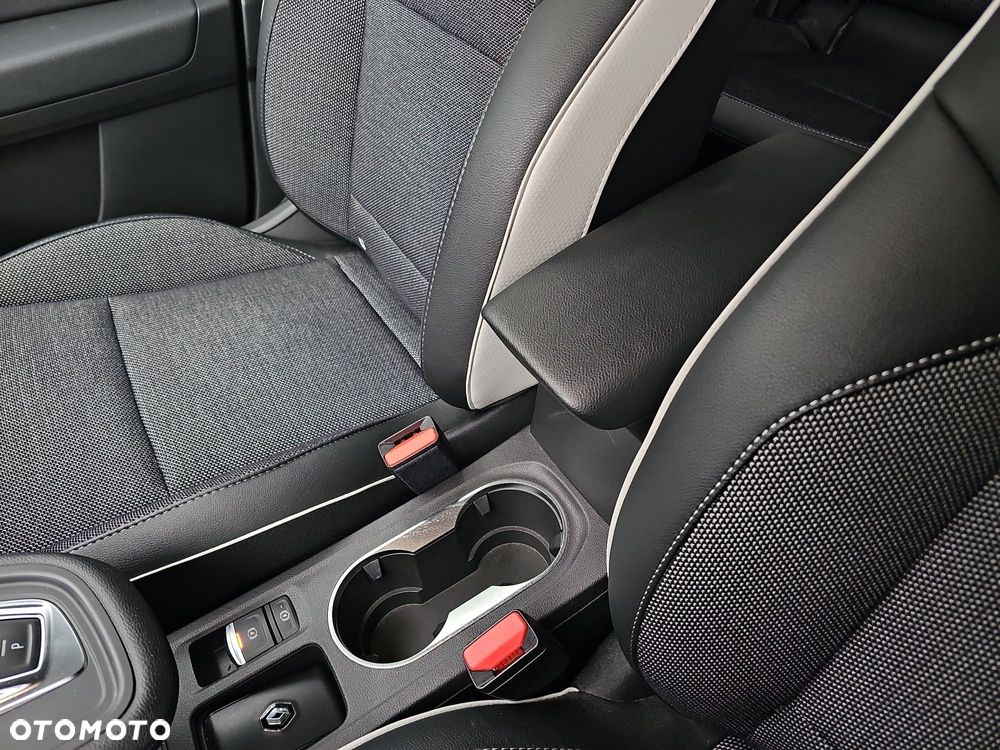 Renault Captur 1.6 E-TECH Full Hybrid 145 Techno - 19