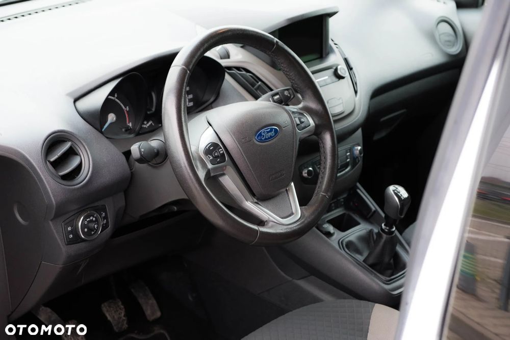 Ford Tourneo Courier 1.5 TDCi S&S Titanium - 28