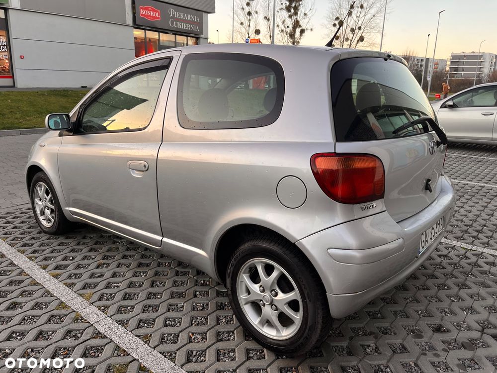 Toyota Yaris 1.3 - 4