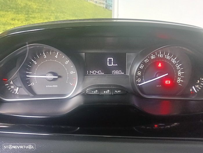 Peugeot 208 1.2 PureTech Style - 24