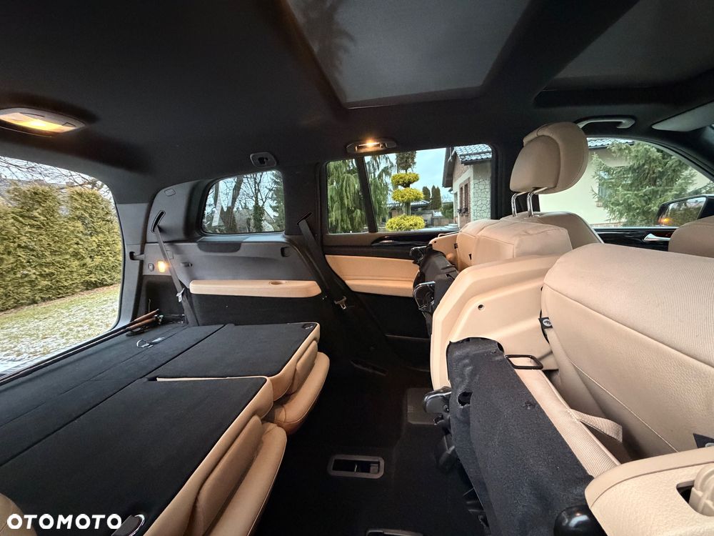 Mercedes-Benz GLS - 24