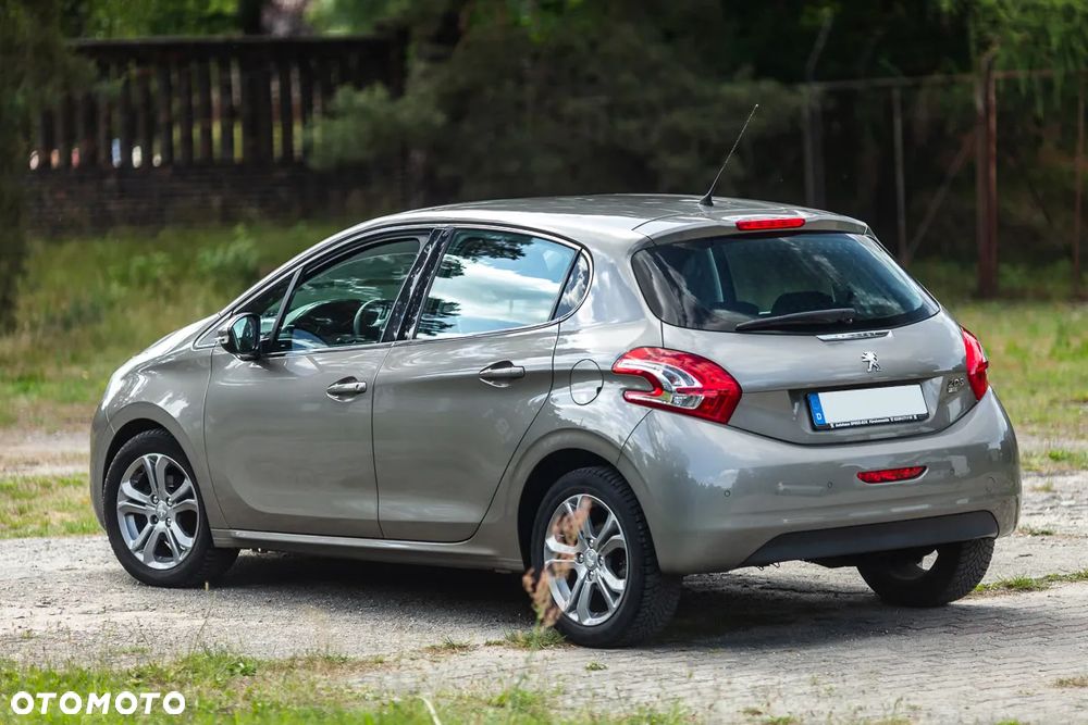 Peugeot 208 e-HDi 115 Stop&Start Allure - 14