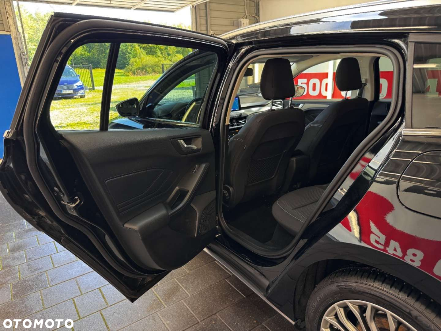Ford Focus - 36