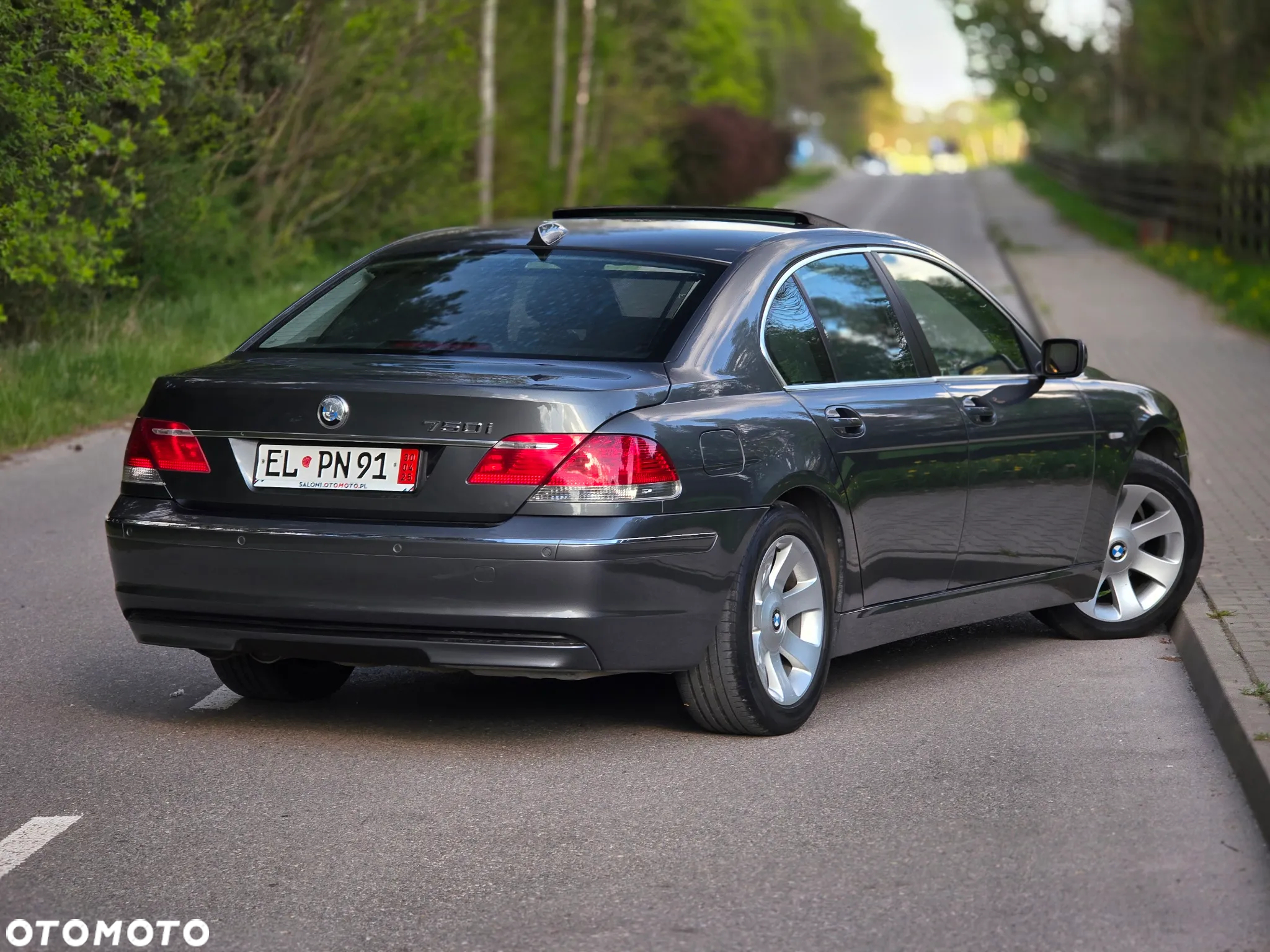 BMW Seria 7 750i - 4